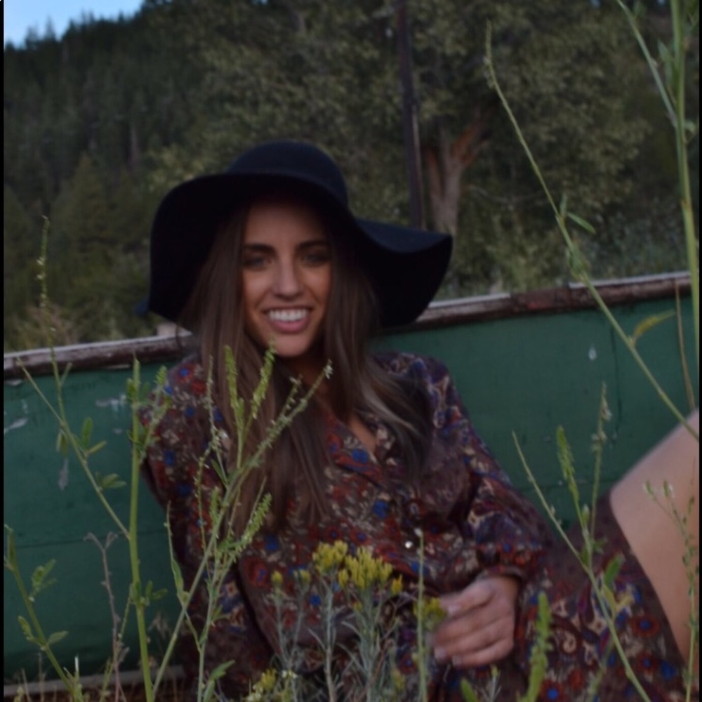 Meet your Posher, Liz